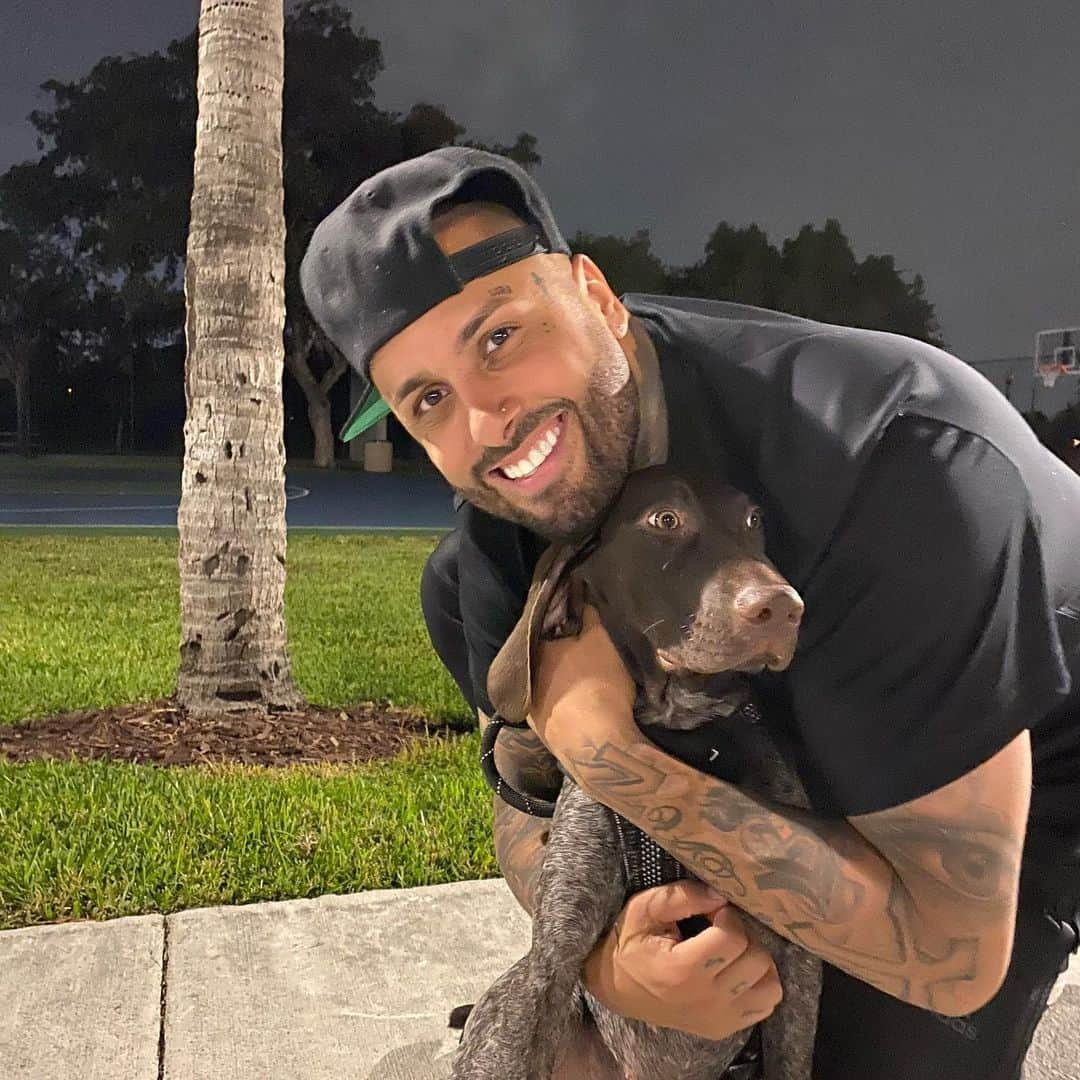 NICKY JAMさんのインスタグラム写真 - (NICKY JAMInstagram)「Saluden a santo 😍」1月30日 11時56分 - nickyjam