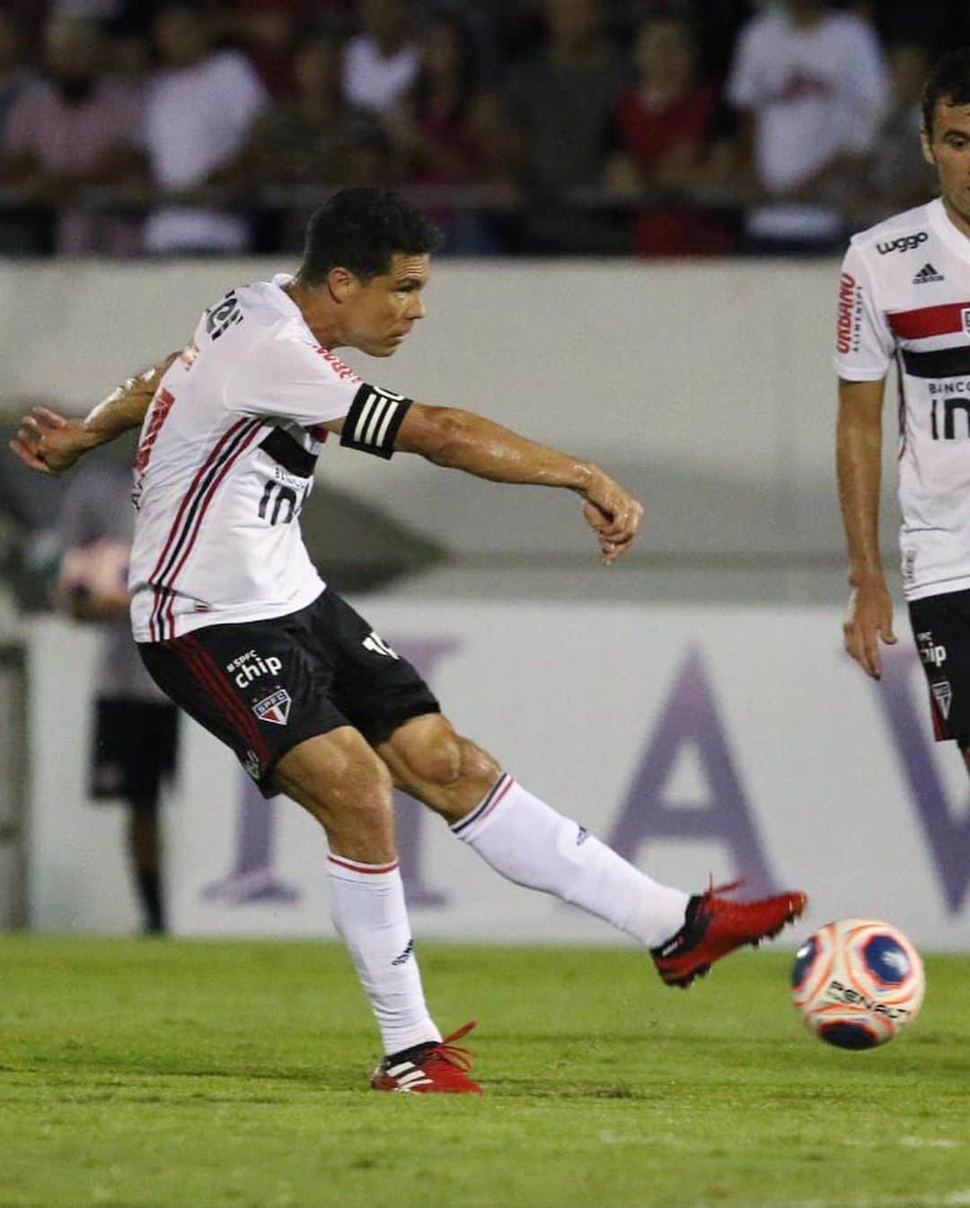 São Paulo FCさんのインスタグラム写真 - (São Paulo FCInstagram)「💥⚽️ Boa, meu Profeta! 🇾🇪 ⠀⠀⠀⠀⠀⠀⠀⠀⠀ Ferroviária 1️⃣x2️⃣ São Paulo, de virada, com gols de @hernanesoj e @robertharboleda4. ⠀⠀⠀⠀⠀⠀⠀⠀⠀ ➡️ O próximo jogo será na nossa casa: São Paulo x Novorizontino, na segunda-feira (03/02), às 20h, no Morumbi. Garanta o seu ingresso! ⠀⠀⠀⠀⠀⠀⠀⠀⠀ #NósSomosSãoPaulo #VamosSãoPaulo 🇾🇪 ⠀⠀⠀⠀⠀⠀⠀⠀⠀ 📸 Rubens Chiri / saopaulofc.net」1月30日 12時22分 - saopaulofc