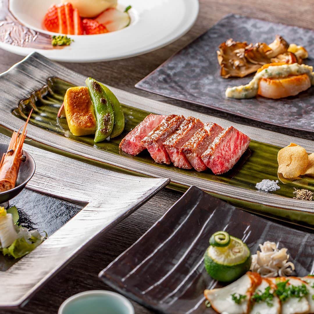 ヒルトン東京さんのインスタグラム写真 - (ヒルトン東京Instagram)「1/29はいい肉の日です！ 🍱日本料理【十二颯】鉄板焼コースディナーは神戸牛（1月）と松坂牛（2月）に加え、🐡ふぐのたたきなどをお楽しみいただけます。  Enjoy Kobe beef & Matsuzaka beef at JUNISOH’s Teppanyaki Dinner this January & February.」1月30日 12時32分 - hiltontokyo