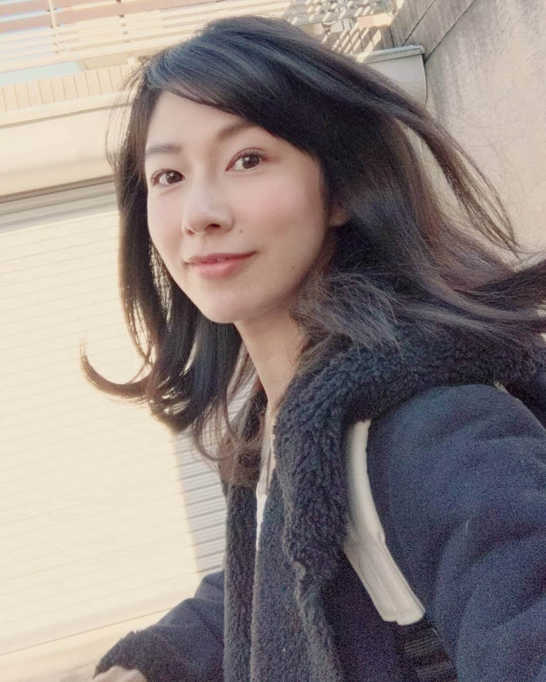 吉村美樹さんのインスタグラム写真 - (吉村美樹Instagram)「軽快感と毛量のギャップ（笑）行って参ります!! #毛量 #多毛 #軽快 #スキップ #したい #ウキウキ #春が来た #モデル #ママモデル #サトルジャパン #コマーシャルモデル #吉村美樹 #地毛 #結きたい #🚋」1月30日 12時44分 - yoshimuramiki0911