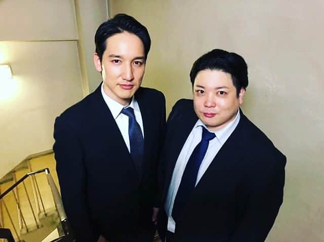 のインスタグラム：「今夜9時からは…  私が出演する「ケイジとケンジ」第3話がテレビ朝日で放送されます📺  捜査一課の刑事、曽根崎役で出演しております🚔  同じ刑事でコンビを組んでいる園辺役の松本ししまるさんとお写真撮っていただきました‼️ 是非見てください🙇‍♂️ ”Friendship is a single soul dwelling in two bodies“  #ケイジとケンジ　#テレビ朝日　#刑事　#松本ししまる　#田野倉雄太　#ジェイアイプロモーション」