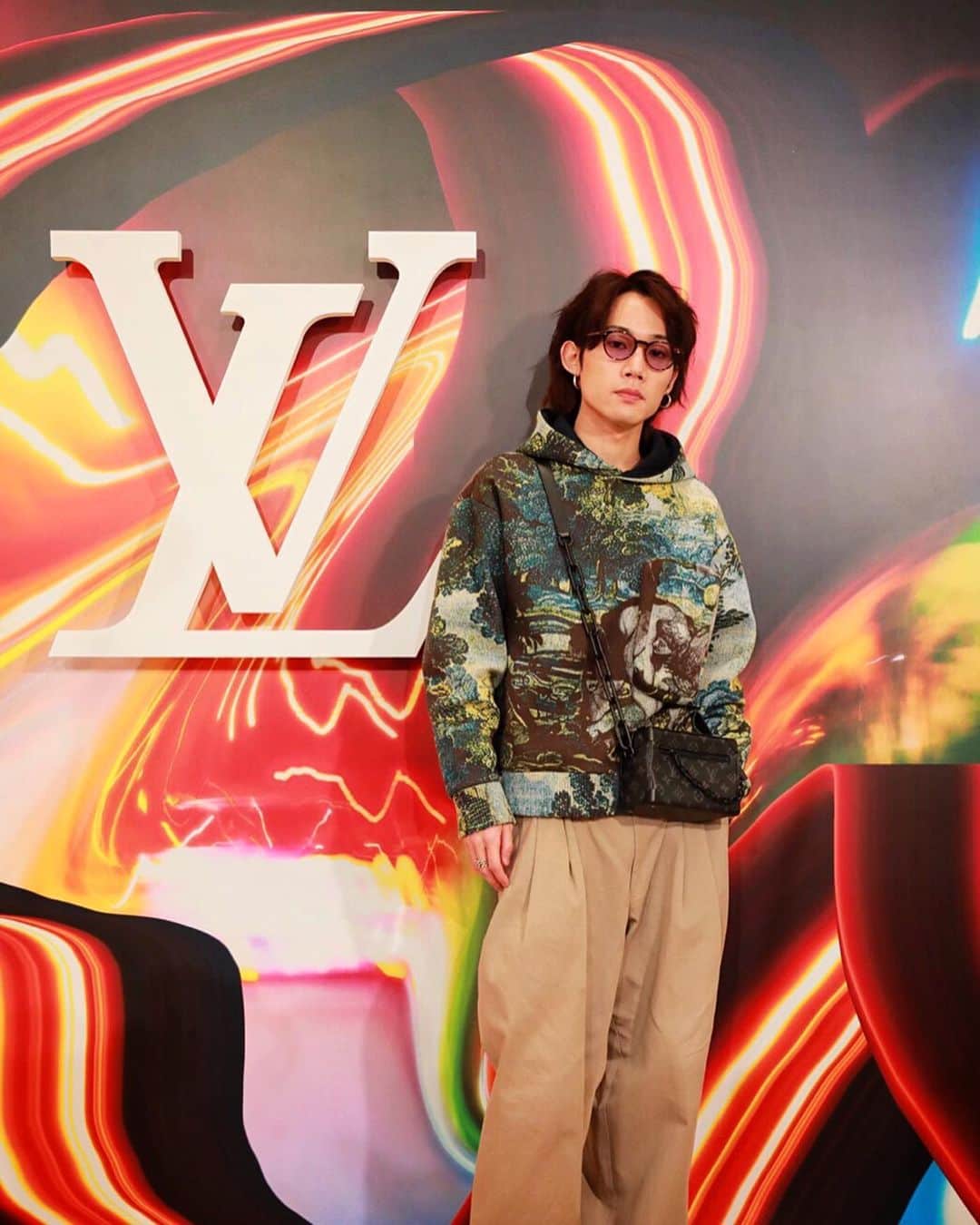 花沢将人のインスタグラム：「LVMidosuji reception party & opening dinner 💐🍽 #lvmidosuji #louisvuitton」