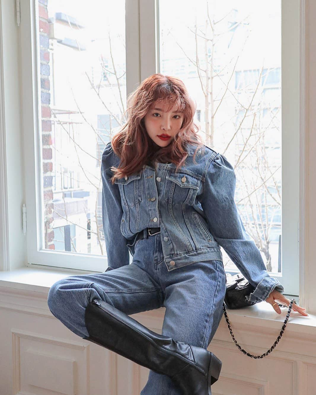 Official STYLENANDAさんのインスタグラム写真 - (Official STYLENANDAInstagram)「Unique denim styling💙 #stylenanda #newarrivals」1月30日 14時32分 - houseof3ce