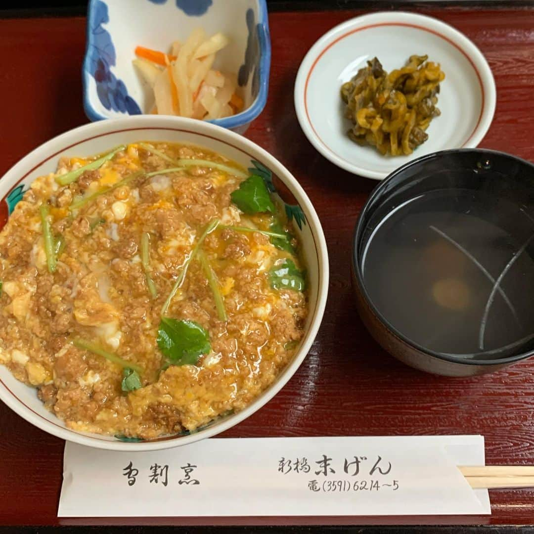 くろさんのインスタグラム写真 - (くろInstagram)「かま定食(挽き肉の親子丼)🍚1,300円 #三島由紀夫最後の晩餐のお店  #かま定食 #挽き肉の親子丼 #親子丼 #高級親子丼 #末げん #鳥割烹新橋末げん #新橋末げん #新橋ランチ」1月30日 15時04分 - m6bmw