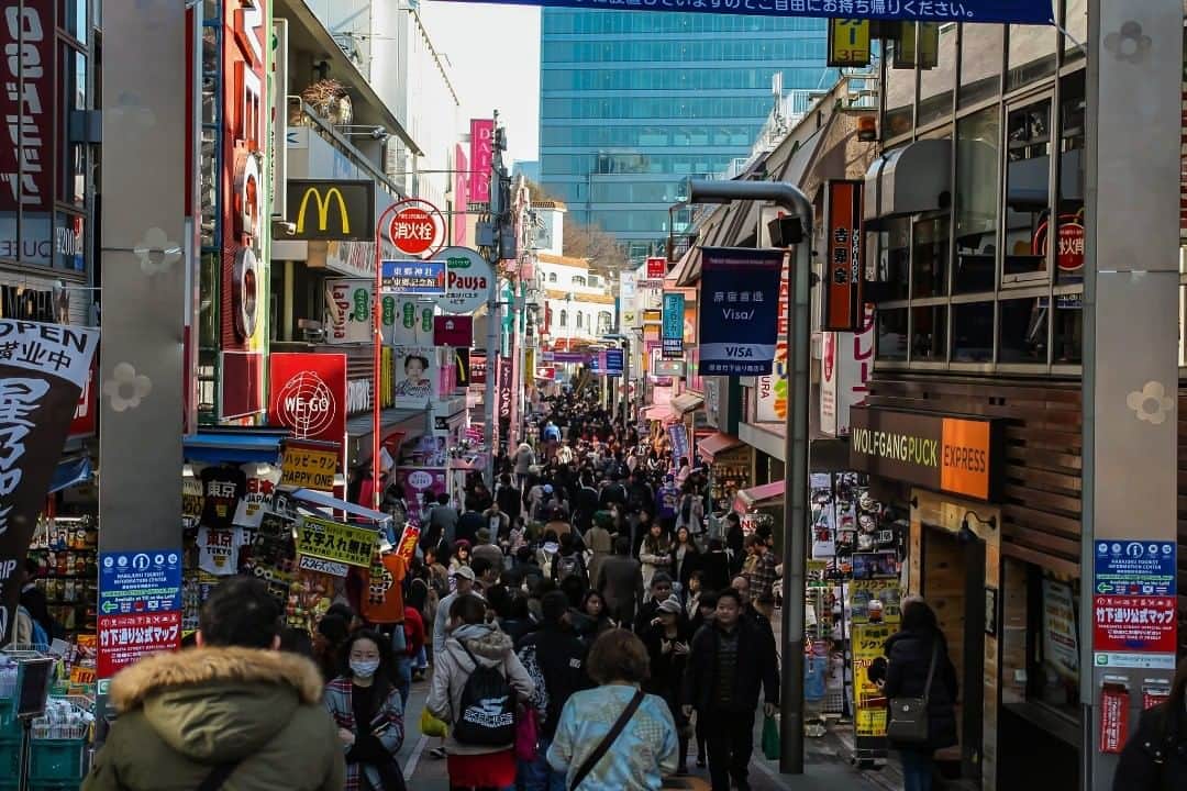 斧口智彦のインスタグラム：「原宿。  #写真好きな人と繋がりたい #原宿 #東京 #原宿竹下通り #harajuku #街」