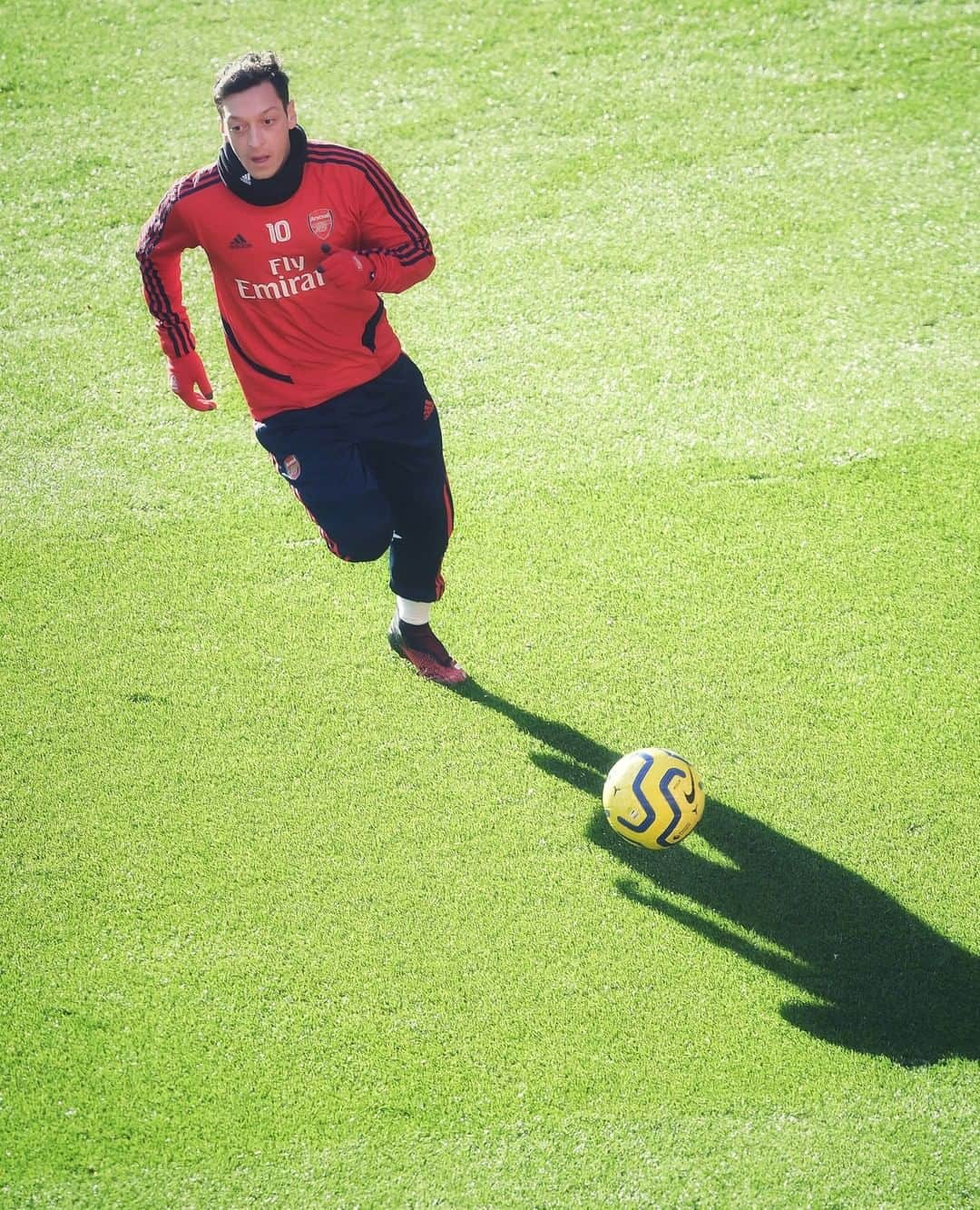 アーセナルFCさんのインスタグラム写真 - (アーセナルFCInstagram)「〽️ We've got Ozil ⁠ ⁠ #Arsenal #training #Ozil #AFC」1月30日 15時00分 - arsenal