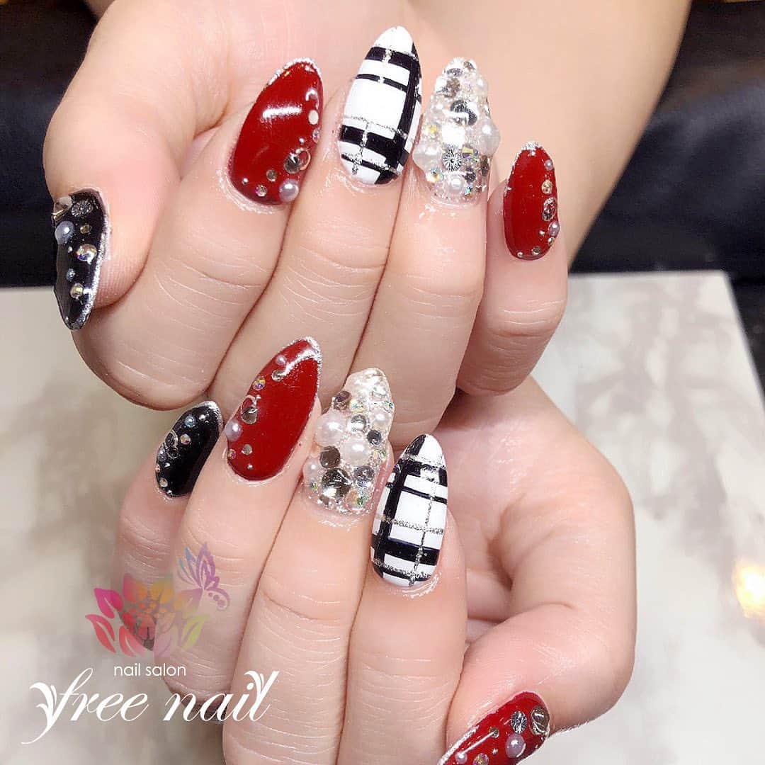 ネイルアーティストryさんのインスタグラム写真 ネイルアーティストryinstagram モノクロチェックネイル 大人冬 ネイル ネイリスト ネイルアーティスト ネイルアート ネイルチェンジ ネイルサロン 大阪ネイルサロン ネイルスクール