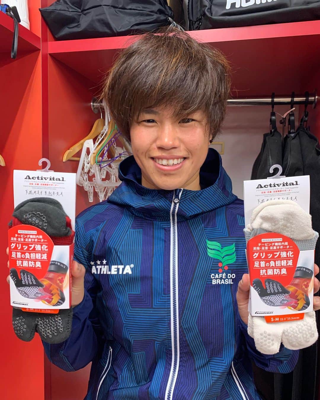 武仲麗依のインスタグラム：「今年もこの靴下履いて頑張ります💪 いつもサポートありがとうございます🙇‍♀️ #activital #フットサポーター #wゴリラグリップ  #足首保護  #ねんざ予防  #パフォーマンス向上」