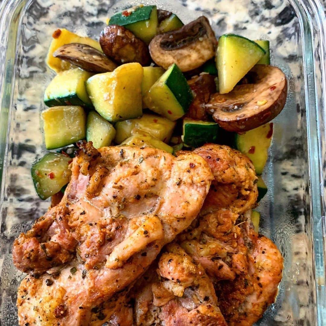 Flavorgod Seasoningsさんのインスタグラム写真 - (Flavorgod SeasoningsInstagram)「Greek Chicken Thighs with Sautéed Mushrooms and Zucchini 😍⁠ -⁠ Customer:👉 @keto_rebel⁠ Made with:👉 #Flavorgod Lemon Garlic Seasoning⁠ -⁠ Add delicious flavors to any meal!⬇⁠ Click the link in my bio @flavorgod⁠ ✅www.flavorgod.com⁠ -⁠ Instructions:⁠ Take 1 pound of boneless/skinless chicken thighs and coat with olive oil, salt, oregano, lemon pepper (I used @flavorgod lemon garlic seasoning) minced garlic, onion powder and some fresh lemon juice. Let marinate for about 30 mins or longer. Than bake in the oven @ 375 for 30 minutes or until chicken is cooked through.⁠ -⁠ For the vegetables:⁠ Sauté chopped zucchini and baby bella mushrooms in a pan with olive oil and garlic over medium high head for about 5-6 minutes. Season with salt and red pepper flakes to taste.⁠ -⁠ Optional: Top with feta cheese when you’re ready to serve.⁠ -⁠ Flavor God Seasonings are:⁠ 💥 Zero Calories per Serving ⁠ 🙌 0 Sugar per Serving⁠ 🔥 #KETO & #PALEO Friendly⁠ 🌱 GLUTEN FREE & #KOSHER⁠ ☀️ VEGAN-FRIENDLY ⁠ 🌊 Low salt⁠ ⚡️ NO MSG⁠ 🚫 NO SOY⁠ 🥛 DAIRY FREE *except Ranch ⁠ 🌿 All Natural & Made Fresh⁠ ⏰ Shelf life is 24 months⁠ -⁠ #food #foodie #flavorgod #seasonings #glutenfree #mealprep #seasonings #breakfast #lunch #dinner #yummy #delicious #foodporn」1月31日 2時02分 - flavorgod