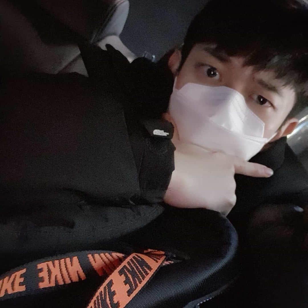 サンチョンのインスタグラム：「#마스크필수 !! 다들조심하세요😷!!!」