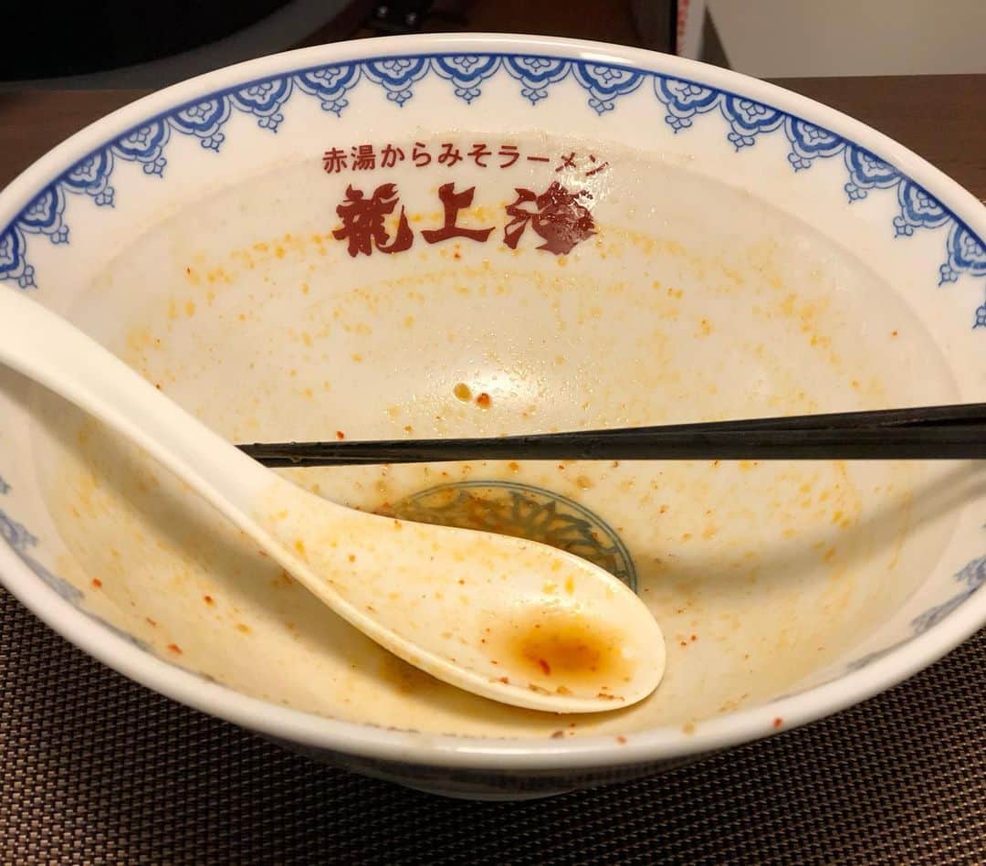 休日課長さんのインスタグラム写真 - (休日課長Instagram)「家で龍上海。 略して家上海。  #本炭 #本日の炭水化物 #ラーメン #ramen #noodles  #japanesefood #japanesenoodle」1月31日 2時33分 - kyujitsu_kacho