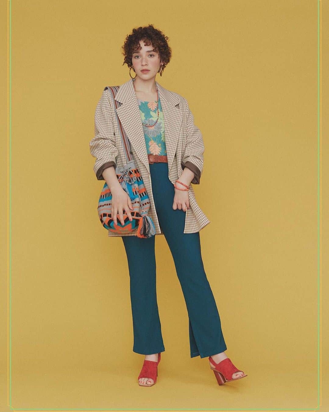 Jack Of All Tradesさんのインスタグラム写真 - (Jack Of All TradesInstagram)「🍋🍊🍎🍐🌈 @voguegirljapan ⠀ ⠀ リアルプライスで叶う70's ハッピースタイル⠀ @miista ⠀ @spell ⠀ @lackofcoloraus ⠀ @oskerthelabel ⠀ @solsanashoes ⠀ @jardindelcielo ⠀⠀ ⠀⠀ Thank you @voguegirljapan & @kumicomics 🖤⠀ #voguegirl #miista #lackofcolor #spell #oskerthelabel #solsana #jardindelcielo」1月30日 17時44分 - jack_joat