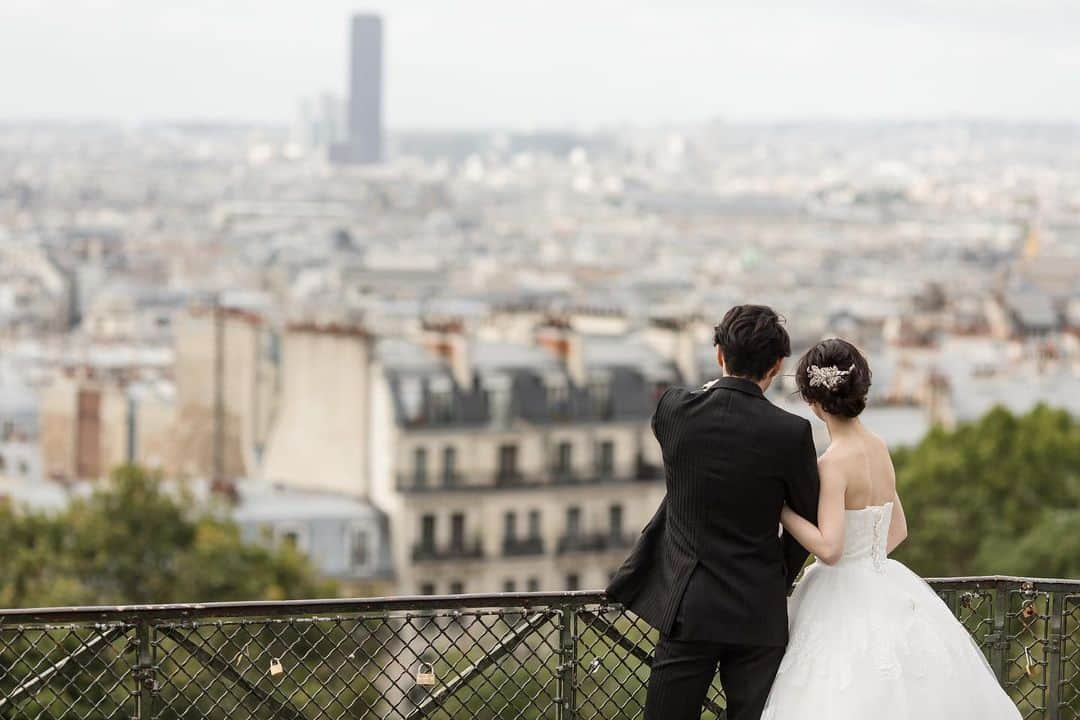 芽華ららさんのインスタグラム写真 - (芽華ららInstagram)「🇫🇷💕🇫🇷💕🇫🇷💕﻿ ﻿ Paris♡﻿ ﻿ モンマルトルからの美しい風景💓﻿ ﻿ 先日、ある方にパリ前撮りのお話しをして、色々思い出し懐かしい気持ちに🥺💕💕﻿ まだ半年しか経ってないのに、もう遥か昔の事のよう🙈﻿ 本当に楽しかったなぁ💖﻿ ﻿ 早くパリに行きたい😇💓﻿ ﻿  #paris#parisphoto#pariswedding#wedding#パリ#パリ前撮り#前撮り#海外前撮り#rarastagram#❤️」1月30日 17時58分 - rara.world