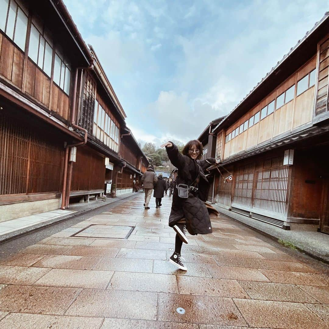 Aya（高本彩）さんのインスタグラム写真 - (Aya（高本彩）Instagram)「東茶屋街で和菓子をいただきました。  加賀八幡起上りの絵付体験もしてかわいい起上りの完成。  #石川県 #金沢 #東茶屋街  #生上菓子  #好物 #東茶屋街でありさちゃんが大量シャッターおしてくれた #これにて石川県の旅終了 #衝撃の番外編もありますのでお楽しみに #お土産は能登名物の塩チョコ #この後東京戻ったら大好きなみんなに渡しに行くぞ」1月30日 18時05分 - aya_dream04