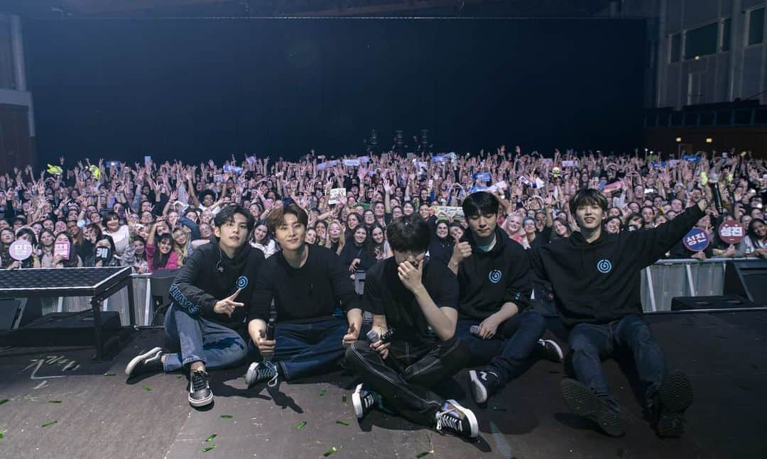 DAY6さんのインスタグラム写真 - (DAY6Instagram)「Muito obrigado for an amazing night!! It was super fun and hope you guys had a great night too! Please remember to always stay healthy and we'll see you soon!!」1月30日 18時14分 - day6kilogram