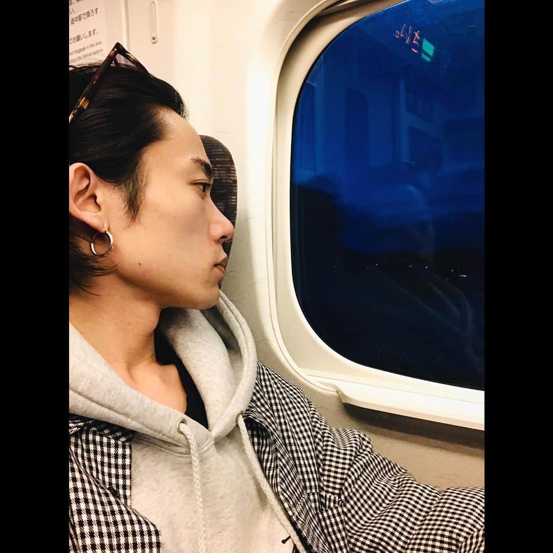 花沢将人のインスタグラム：「🚄」
