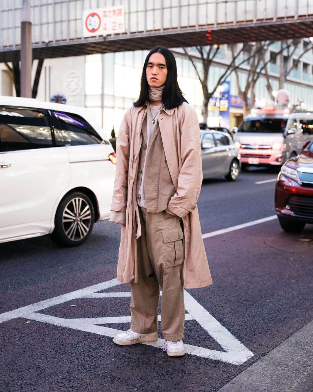 Droptokyoさんのインスタグラム写真 - (DroptokyoInstagram)「TOKYO STREET STYLES Name: @kyoheihattori  Outer: #YohjiYamamotoPourHomme Set-up: #YohjiYamamotoPourHomme Top: #YohjiYamamotoPourHomme Shoes: #NIKE Accessories: #Gucci #streetstyle#droptokyo#tokyo#japan#streetscene#streetfashion#streetwear#streetculture#fashion#ストリートファッション#fashion#コーディネート#omotesando#tokyofashion#japanfashion Photography: @dai.yamashiro」1月30日 18時31分 - drop_tokyo