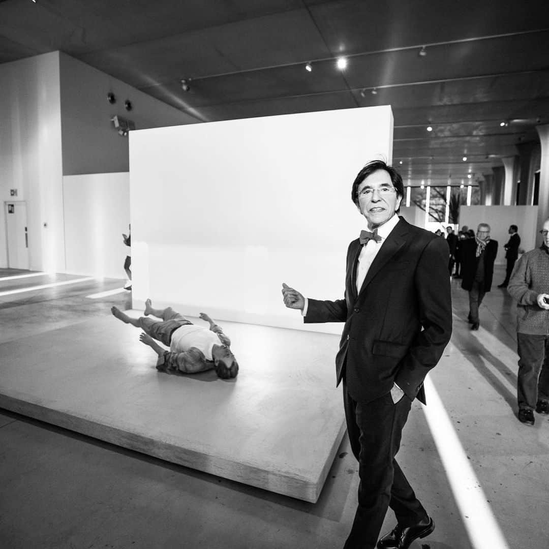エリオ・ディルポさんのインスタグラム写真 - (エリオ・ディルポInstagram)「Troublant et touchant.  Avez-vous vu la magnifique exposition "Hyperrealism Sculpture" au Musée De La Boverie de Liège ?  #Art #exposition #instadaily #InstaArt #Liege #musee」1月30日 18時36分 - eliodirupo