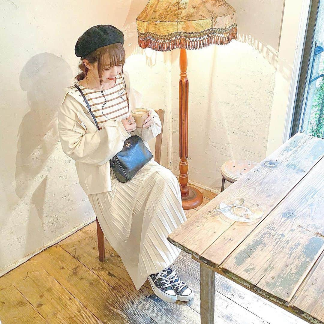 haruさんのインスタグラム写真 - (haruInstagram)「ㅤㅤㅤㅤㅤㅤㅤㅤㅤㅤㅤㅤㅤ ㅤㅤㅤㅤㅤㅤㅤㅤㅤㅤㅤㅤㅤ ㅤㅤㅤㅤㅤㅤㅤㅤㅤㅤㅤㅤㅤ #ootd ㅤㅤㅤㅤㅤㅤㅤㅤㅤㅤㅤㅤㅤ @choco__24_ 🍫と @fifth_store のジャケットを 合わせてコーデ組んだらシミラーぽくなった🤭❤️( 笑 ) ㅤㅤㅤㅤㅤㅤㅤㅤㅤㅤㅤㅤ デニムジャケットでボタンがない袖口 初めてみたし 少しゆとりあるデザイン なのも可愛すぎる🥺💓💓💓 ㅤㅤㅤㅤㅤㅤㅤㅤㅤㅤㅤㅤㅤ カラーのボトムスにもあうやろうし 春は大活躍しそう🌸 それにしても寒暖差😂( 笑 ) ㅤㅤㅤㅤㅤㅤㅤㅤㅤㅤㅤㅤㅤ ベレー帽久しぶりだった❤︎ コーデの詳細はWEARに載せています💕 (前にも何回か載せてるアイテムです) ㅤㅤㅤㅤㅤㅤㅤㅤㅤㅤㅤㅤㅤ カフェのこともまた載せます☺️💕 ㅤㅤㅤㅤㅤㅤㅤㅤㅤㅤㅤㅤㅤ ㅤㅤㅤㅤㅤㅤㅤㅤㅤㅤㅤㅤㅤ #fifth #fifthtl #フィフス #オーバーサイズカラーデニムジャケット #カジュアル #デニムジャケット #低身長コーデ #スカートコーデ #アウターコーデ #ワントーンコーデ#モノトーンコーデ#プチプラ#シミラールック ㅤㅤㅤㅤㅤㅤㅤㅤㅤㅤㅤㅤㅤ」1月30日 18時59分 - __haru3