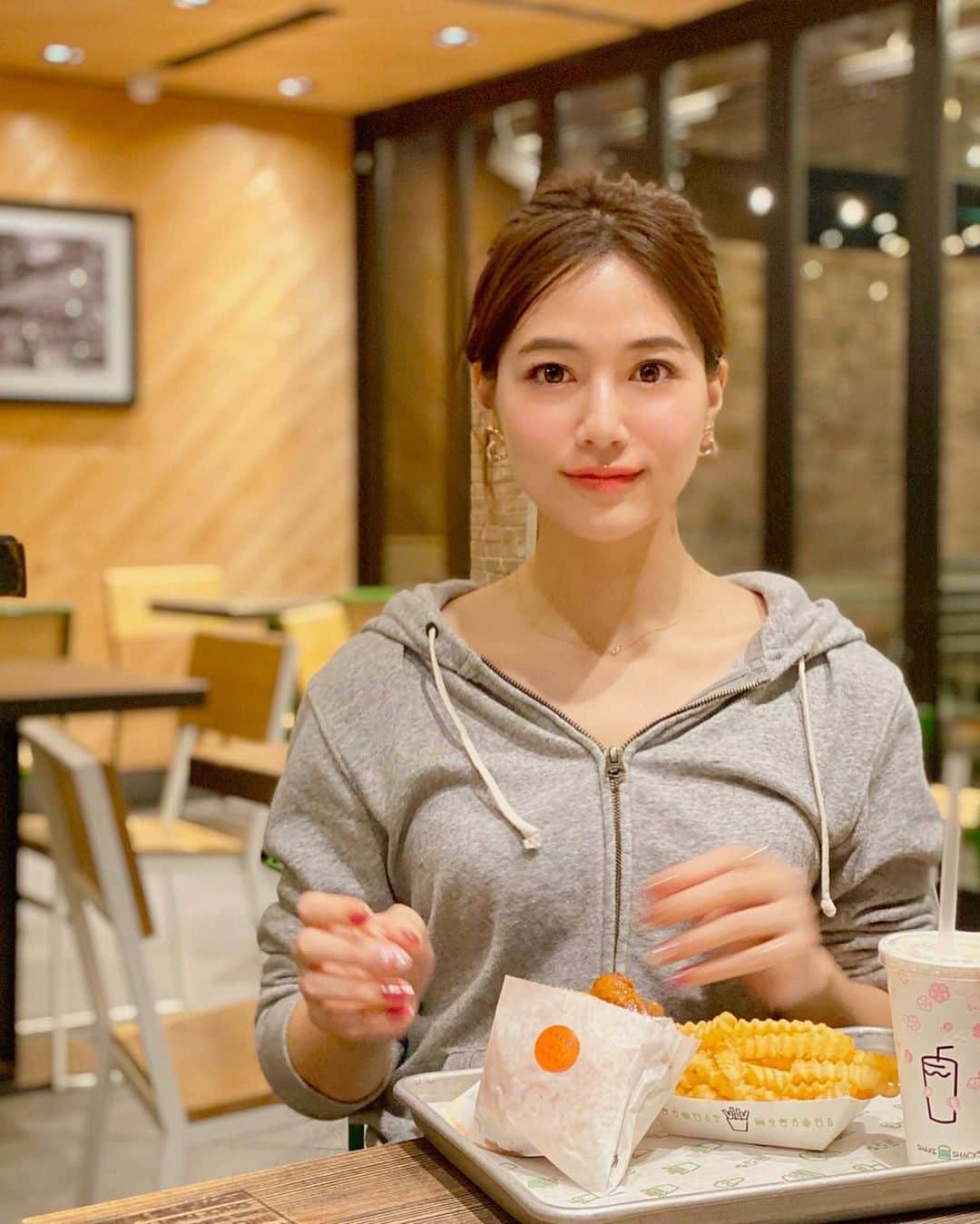 石井里奈のグルメインスタ