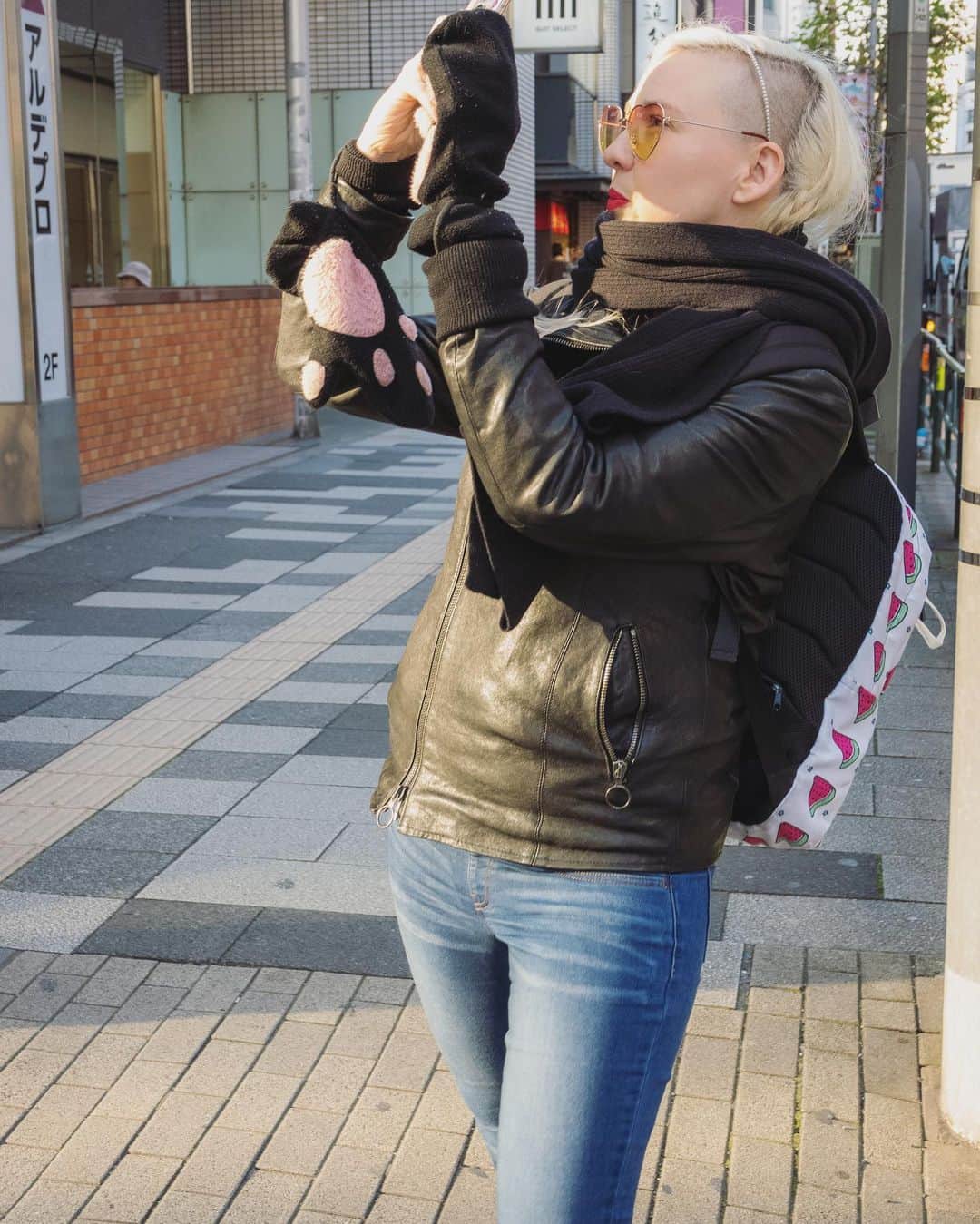 サイモンとマルティナのインスタグラム：「🐾 Kitten-Mitten Krew needs to be formed. We will raise our kitten mittens to the sky and say, “hey! I’m tired of all this un-cute adult clothing! I’m tired of seeing adorable clothing...made only for children, they don’t even care about what they’re wearing 😭 I want a hoodie with ears! 🐻 I want that damn overall-set with strawberry buttons 🍓 We NeEd To StArT a PeTiTiOn!!! 🐾🐾🐾 but seriously I want more cute clothing in my size 😂」