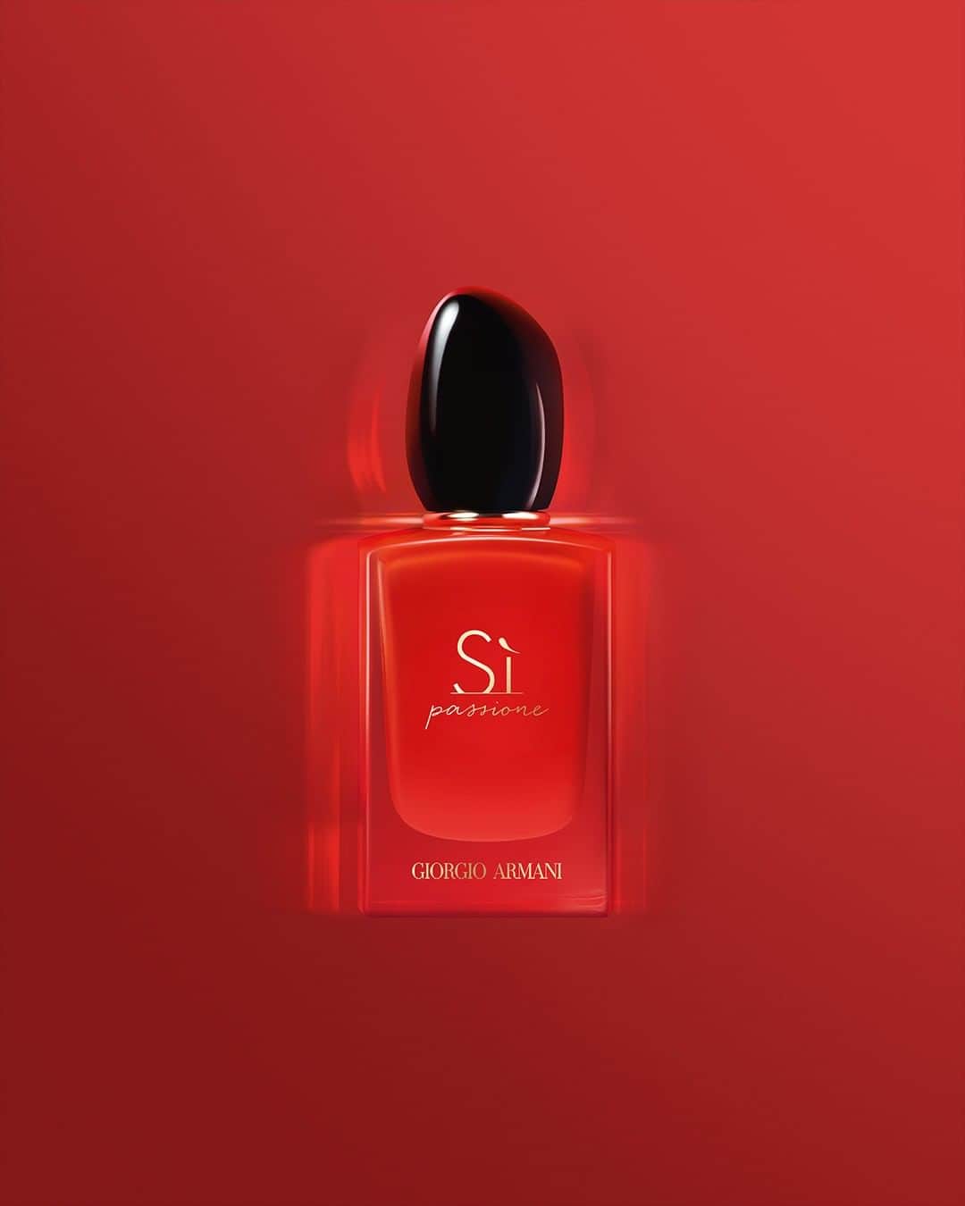 Armani Beautyさんのインスタグラム写真 - (Armani BeautyInstagram)「The sensation of passion. Introducing SÌ PASSIONE INTENSE, the new vibrating and intense fragrance for her.  #ArmaniBeauty #SaySi #SaySiToPassion #fragrance」1月30日 19時58分 - armanibeauty