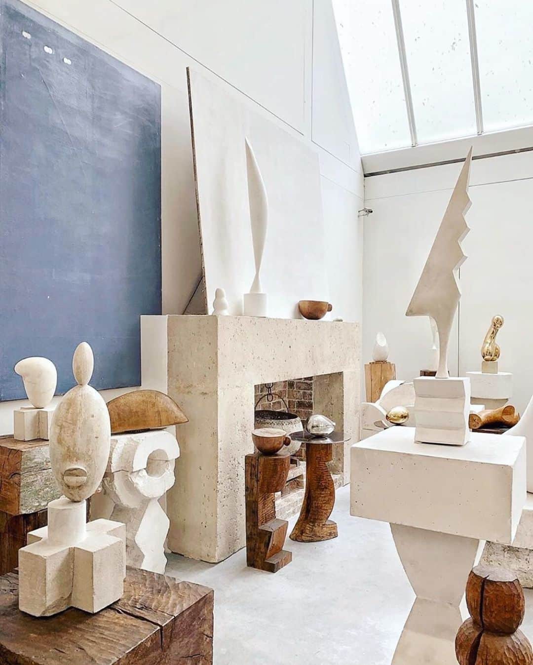 エリーローズさんのインスタグラム写真 - (エリーローズInstagram)「Atelier Brancusi. Must visit if you are in Paris.  アトリエ・ ブランクーシ パリ4区　家具と彫刻  #sculptures #shapes #inspiration #interiordesign」1月30日 20時00分 - ellirose