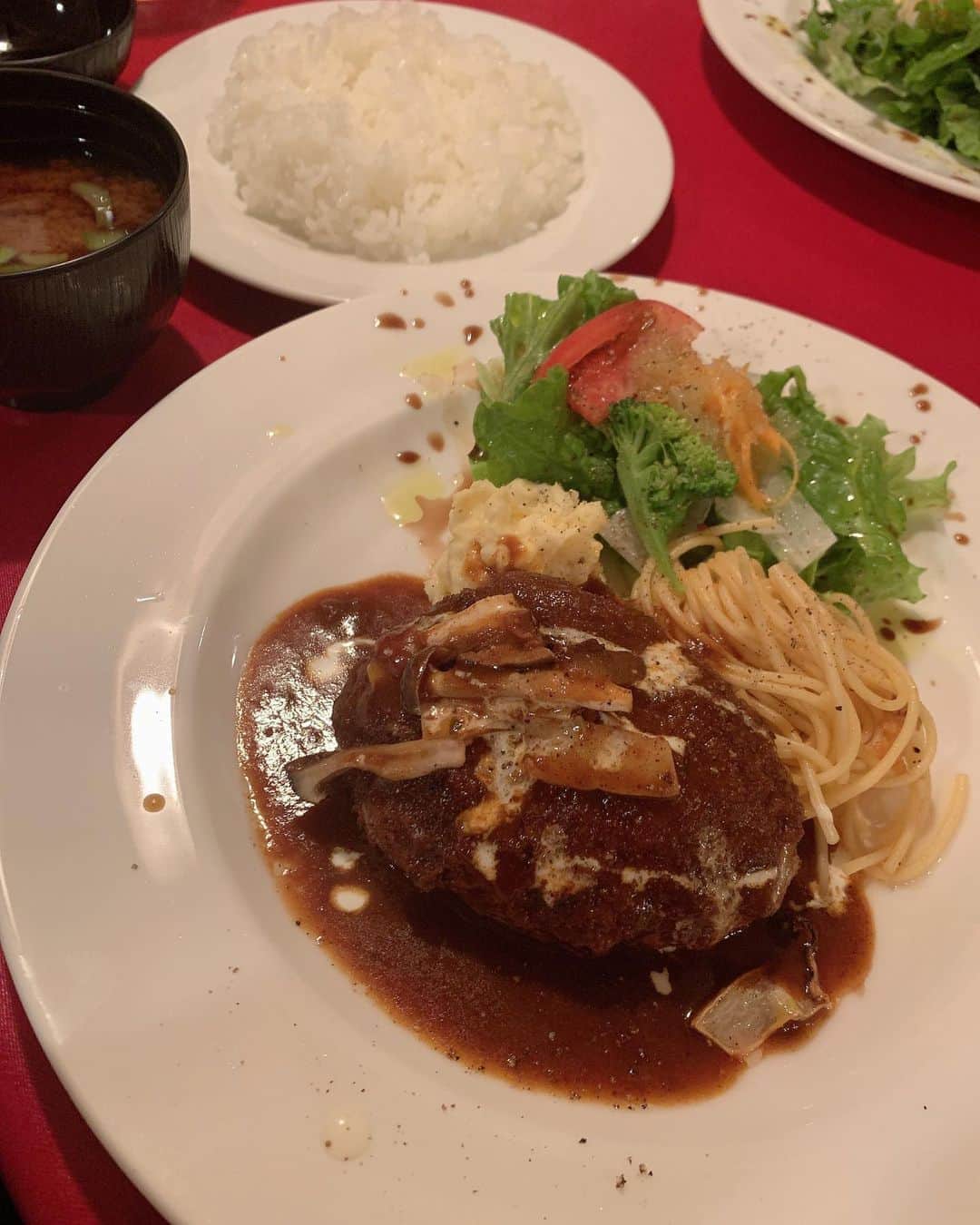 速水里彩のグルメインスタ