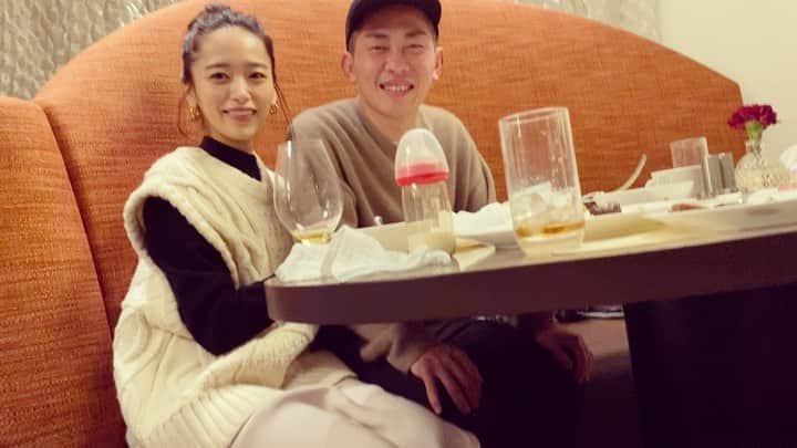 近藤千尋のインスタグラム：「最近十愛が写真🤳を撮ってくれる💕 下手っぴだけど嬉しい🤣❤️笑 今日は謎の動画になっていたよ😂笑 ブーメランでもない。。笑🤣  #久々の家族時間　☺️」