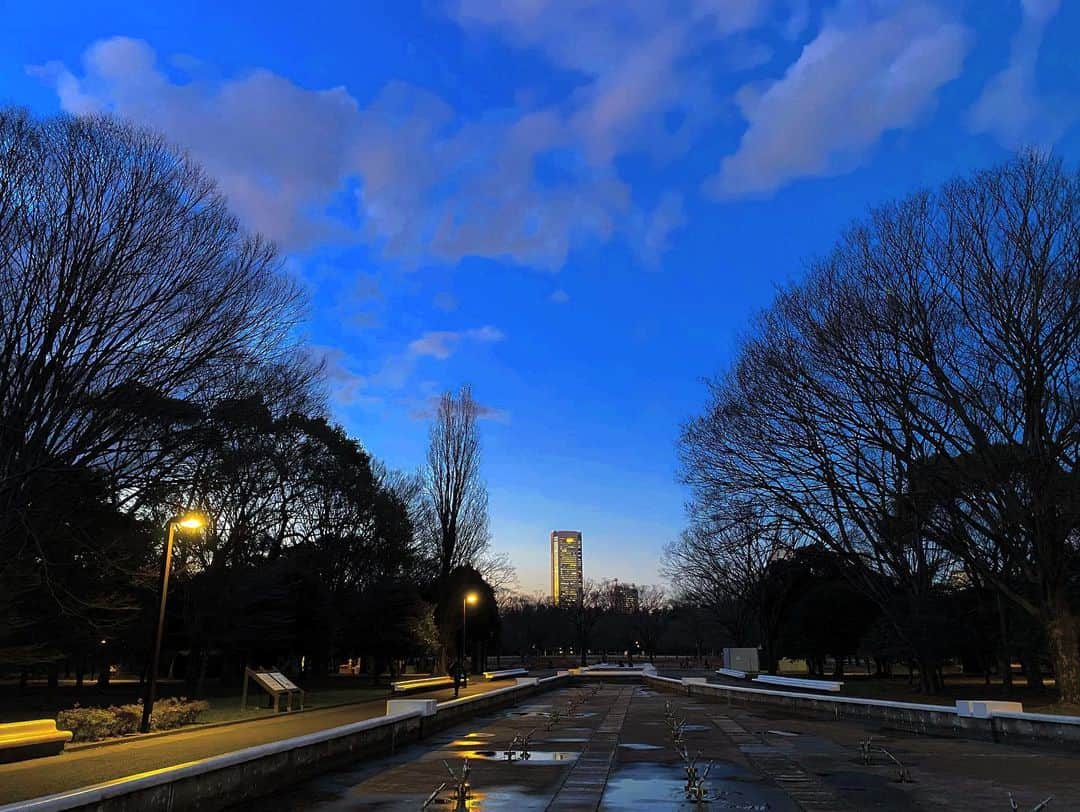 中倉隆道さんのインスタグラム写真 - (中倉隆道Instagram)「. 帰りの景色✨ . 空を見上げてホッと☺️ 深呼吸がきもちー♬ . . #東京の空 #空 #イマソラ #いまそら #帰り道」1月30日 20時14分 - ryudo.tokyo