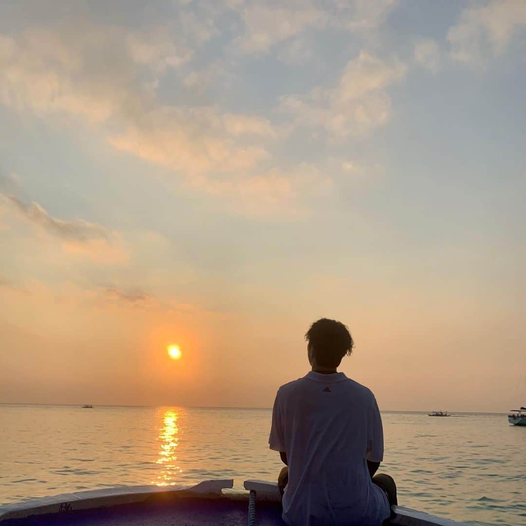 チ・ミンヒョクのインスタグラム：「🌊🌤👍🏻」