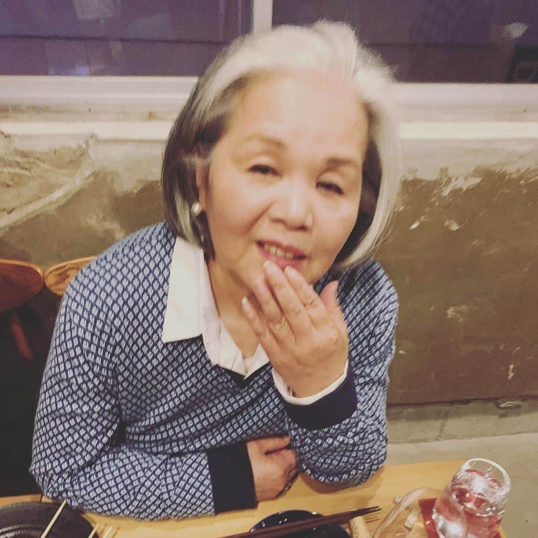 のインスタグラム：「#mom」