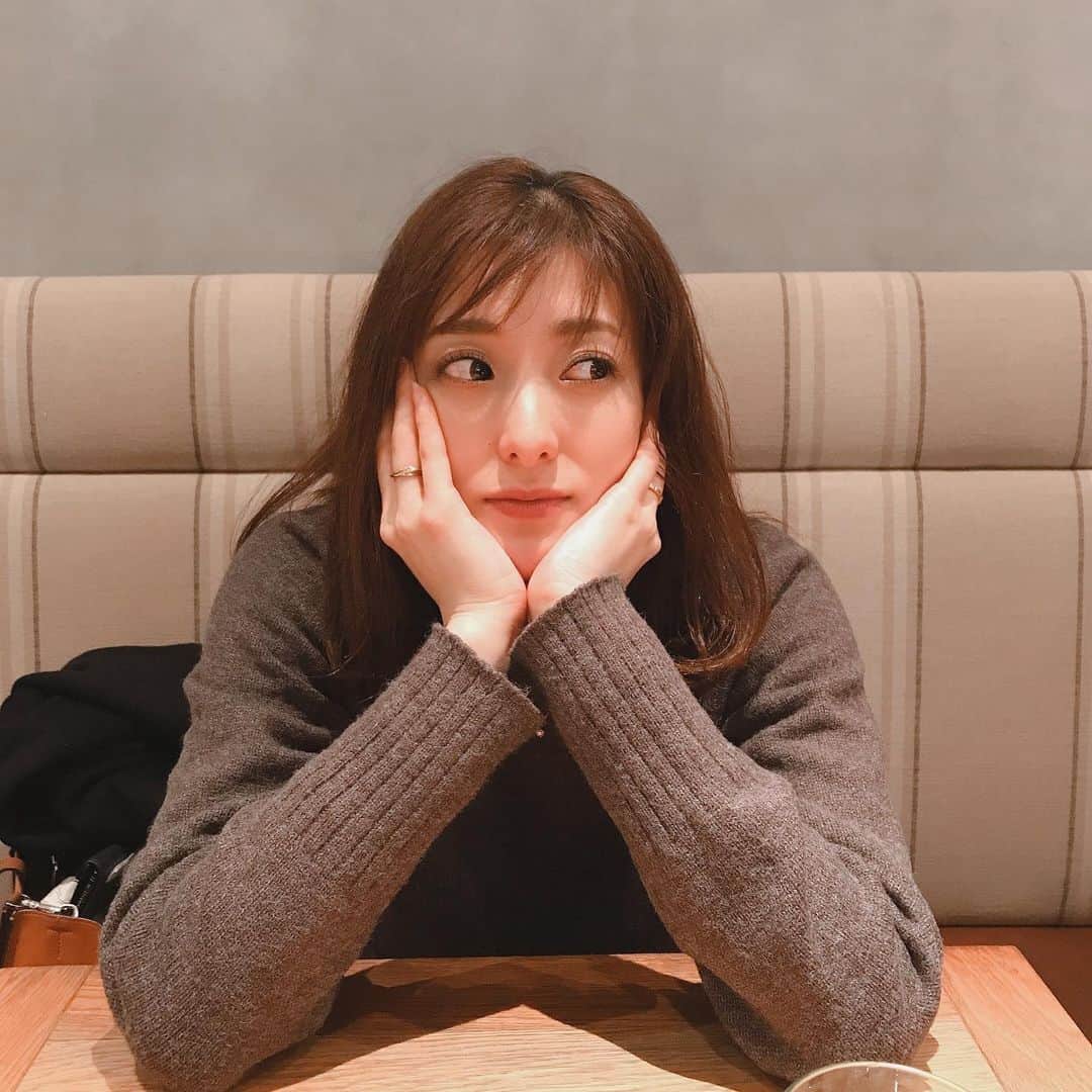 高橋麻美さんのインスタグラム写真 - (高橋麻美Instagram)「ご飯まだかなー  からの  食事に夢中🍽の顔。  #サラダ#salad#新宿#dinner」1月30日 21時20分 - charmy421