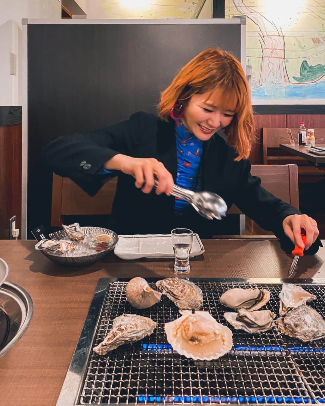 鈴木淳子さんのインスタグラム写真 - (鈴木淳子Instagram)「Oysters Paradise 🌴🤟🏼 #Toyama #JapanTrip 2020年初 牡蠣！富山県の #入善市 #牡蠣の星 に来ました！！ 頼んだのは「牡蠣の星セット」と蒸し牡蠣。 あのね、もうね　止まらないよ。 いくらでも食べれそうなくらい、爽やかに甘味と旨味が広がるお味。 日本中から集まった選りすぐりの牡蠣が、海洋深層水かきセンターに集まって、生牡蠣の再浄化をして新鮮な美味しい牡蠣になってるそうです。 匠ちゃん @hello_takumi との富山旅は続きます〜🥰 . . . #富山#富山県#富山観光#旅行#旅#国内旅行#観光#旅行好き#travelgram#sightseeing#pr」1月30日 21時15分 - junkosuzuki