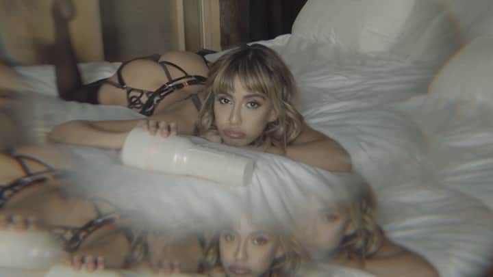 Janice Griffithのインスタグラム：「lil BTS clip from my last @fleshlight shoot」