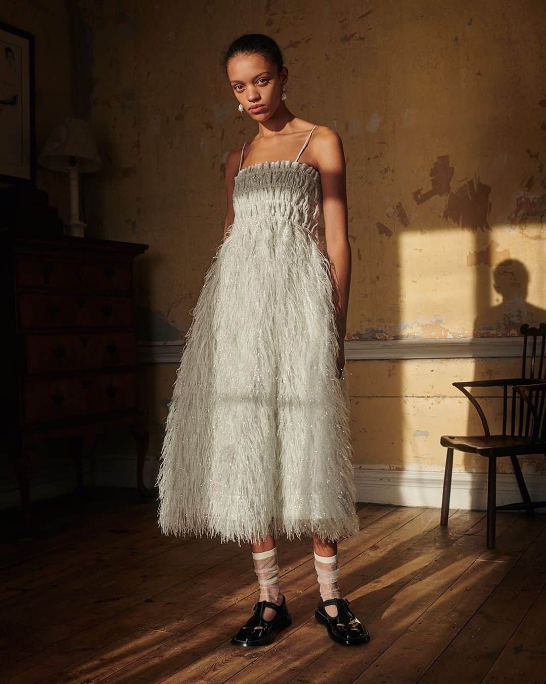 MATCHESFASHION.COMさんのインスタグラム写真 - (MATCHESFASHION.COMInstagram)「Whisper-weight feathers and subtle silver hues make @ganni’s midi dress a perfect addition to The Wedding Edit – exclusive to #MATCHESFASHION. Discover more event-ready pieces at the link in bio.」1月30日 21時34分 - matches