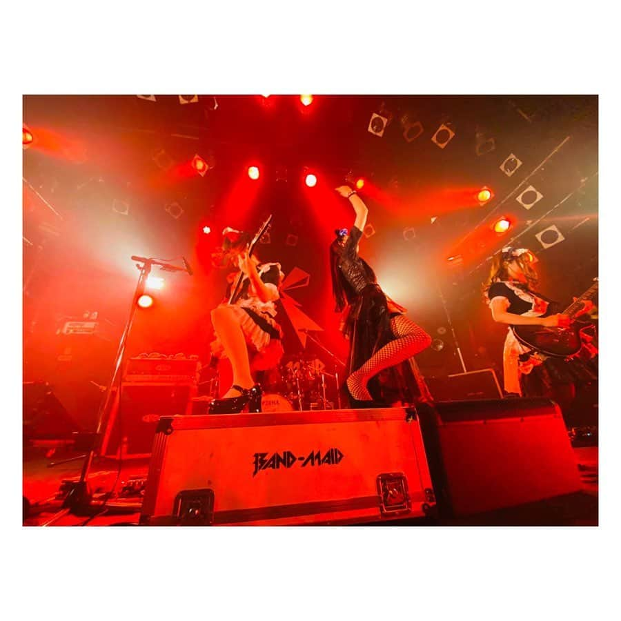 廣瀬茜さんのインスタグラム写真 - (廣瀬茜Instagram)「2020.1.18 BAND-MAID WORLD DOMINATION TOUR 2019-2020【激動】@鹿児島CAPARVO HALL . サツマニアンヘス以来の鹿児島！ありがとうございました🥰 . やっと鹿児島でワンマンお給仕する事が出来たよーーー🥺✨嬉しかったよーーー！！！！！ . またお給仕しに行くからねー！！！！ . . お給仕が楽し過ぎて興奮冷めやらず、終演後の楽屋ではナンジャモンジャゲームで大盛り上がり！！ ホテル戻ってからはUNOやった。笑 . カードゲームが最近のマイブームなので、ナンジャモンジャとUNOがツアーのお供でした。もっといっぱい色んなカードゲーム集めてBAND-MAIDチームみんなで遊びたい🃏 . オススメのカードゲームあったら教えて〜！ . . #bandmaid #激動 #cardgame」1月30日 22時23分 - akane_bandmaid