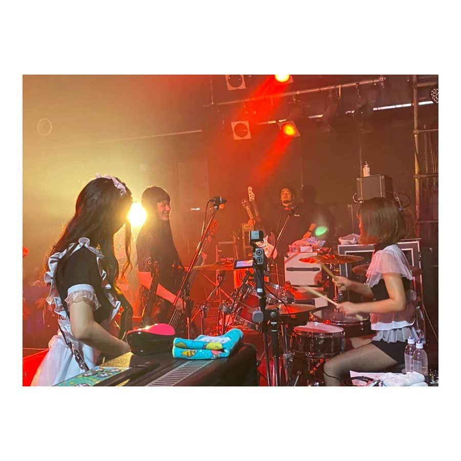 廣瀬茜さんのインスタグラム写真 - (廣瀬茜Instagram)「2020.1.18 BAND-MAID WORLD DOMINATION TOUR 2019-2020【激動】@鹿児島CAPARVO HALL . サツマニアンヘス以来の鹿児島！ありがとうございました🥰 . やっと鹿児島でワンマンお給仕する事が出来たよーーー🥺✨嬉しかったよーーー！！！！！ . またお給仕しに行くからねー！！！！ . . お給仕が楽し過ぎて興奮冷めやらず、終演後の楽屋ではナンジャモンジャゲームで大盛り上がり！！ ホテル戻ってからはUNOやった。笑 . カードゲームが最近のマイブームなので、ナンジャモンジャとUNOがツアーのお供でした。もっといっぱい色んなカードゲーム集めてBAND-MAIDチームみんなで遊びたい🃏 . オススメのカードゲームあったら教えて〜！ . . #bandmaid #激動 #cardgame」1月30日 22時23分 - akane_bandmaid