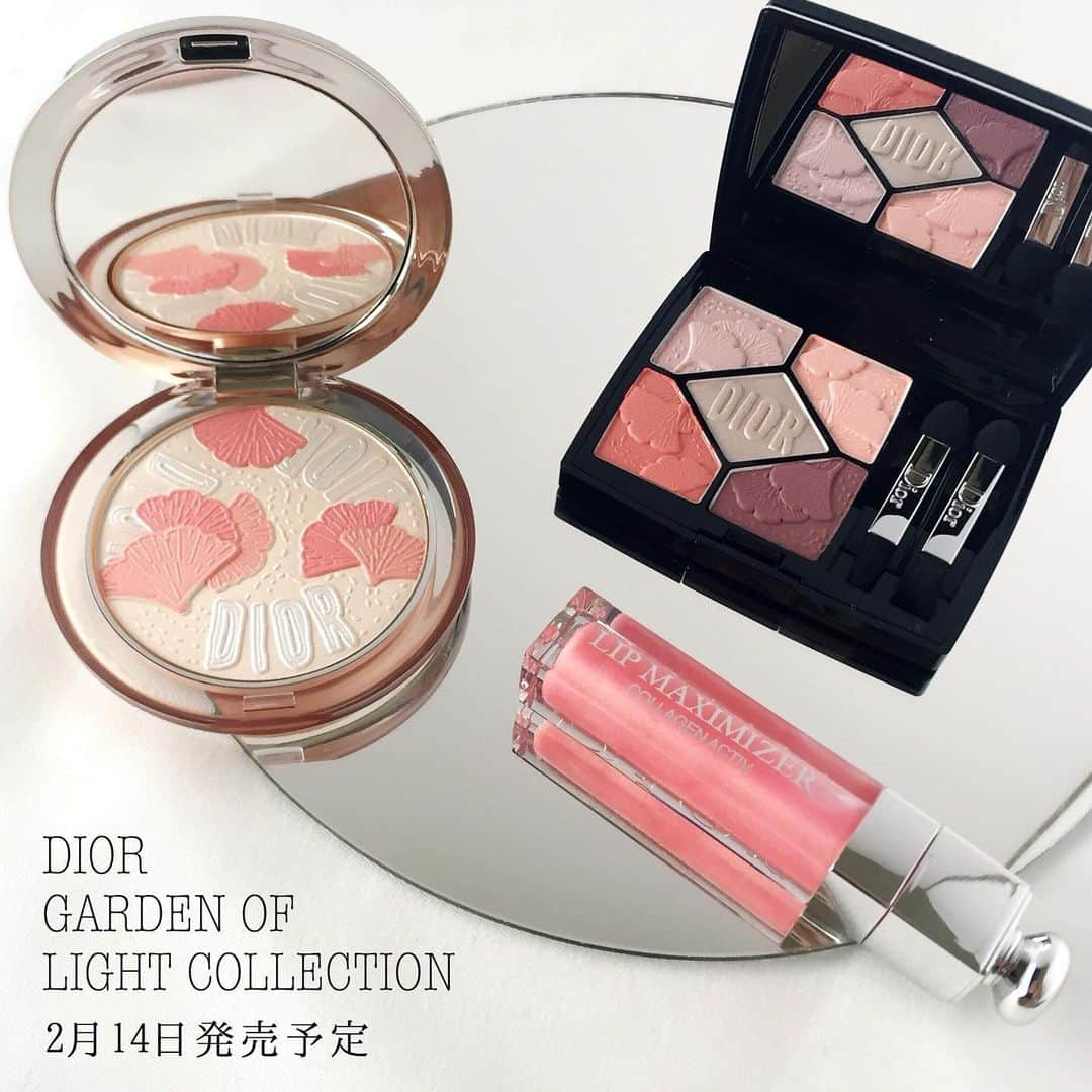 FAVOR【フェイバー】さんのインスタグラム写真 - (FAVOR【フェイバー】Instagram)「◇ DIOR GARDEN OF LIGHT COLLECTION ◇ 2月14日限定発売 . ディオールの春は日本庭園の幻幻想的な光のイメージ！ピュアで透明感あふれるコレクションとなっております 💓 中でも大注目はやはりマキシマイザーの限定色「018 ピンクサクラ」、やわらかなピンクグロスにピンクラメたっぷり！ 自然光でも伝わるくらいキラキラしてて本当に可愛いんです 💓 普段のリップの上に重ねてニュアンス楽しんだり、ケア効果も抜群なのでそのままグロスとして使ってももちろんOK！大注目の限定色なのでお早めにGETしてくださいね ✨ . #DIOR #diormakeup #ディオール  #スプリングコレクション  #マキシマイザー #ピンクサクラ #限定色 #デパコス #コスメ #新発売 #コスメ紹介 #化粧品 #メイク好きな人と繋がりたい #コスメ好きさんと繋がりたい #美容好きな人と繋がりたい #コスメレポ #コスメ大好き #コスメ好き #スウォッチ #コスメマニア」1月30日 22時24分 - favor_official