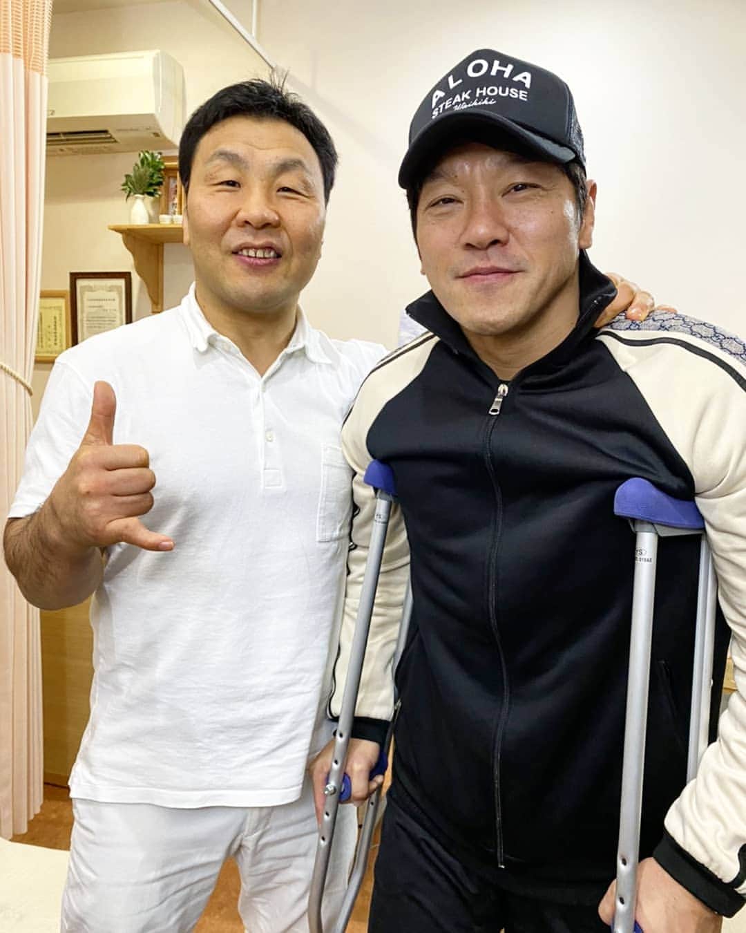 金原弘光のインスタグラム：「先日、リングス時代の盟友が、かねはら整骨院に遊びに来てくれたよ～⤴ うれしいね～⤴ #坂田亘 #金原弘光  #リングス  #リングスジャパン」