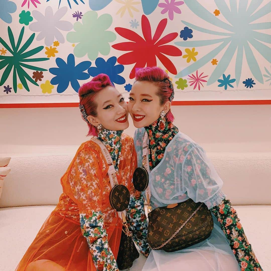 AYAさんのインスタグラム写真 - (AYAInstagram)「LOUIS VUITTON OSAKA MIDOSUJI OPENING PARTY @louisvuitton 🌹  大阪の夜は賑やかで 特別な華やかさ。 心躍る夜でした🦋⚡️ #LouisVuitton  #lvmidosuji」1月30日 22時58分 - ayaxxamiaya