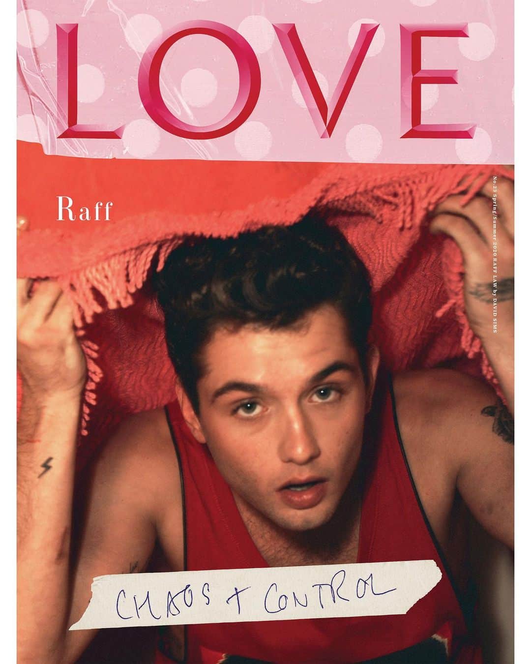 ラファティ・ロウのインスタグラム：「Feeling Blessed To Share My Love Cover And Interview With You All ❤️ 2020 Is Up n Running! Thank You @kegrand And The Whole Team Involved. Let’s Shake a’ Leg.  #CHAOSANDCONTROL #LOVE23  Photographer @davidsimsofficial Fashion editor @olivierizzo Make-up @hiromi_ueda Hair @paulhanlonhair Casting @itboygregk  @thelovemagazine」