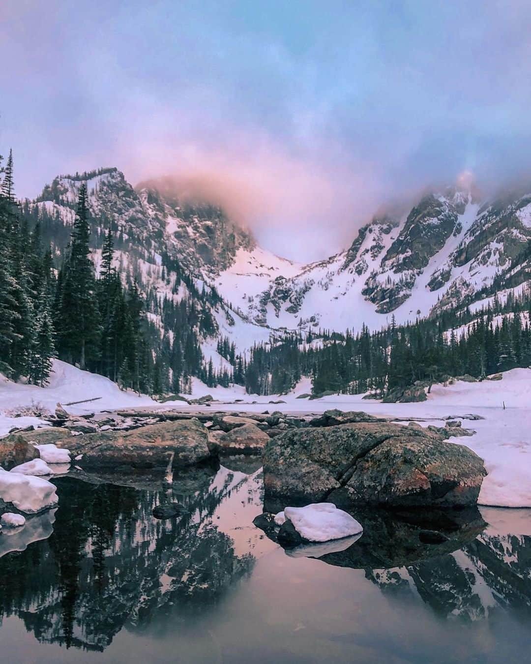 REIさんのインスタグラム写真 - (REIInstagram)「Here's your daily reminder to take a minute to breathe deeply.  Photo: @emiliee.jpg in Rocky Mountain National Park, #Colorado. #OptOutside」1月30日 23時31分 - rei