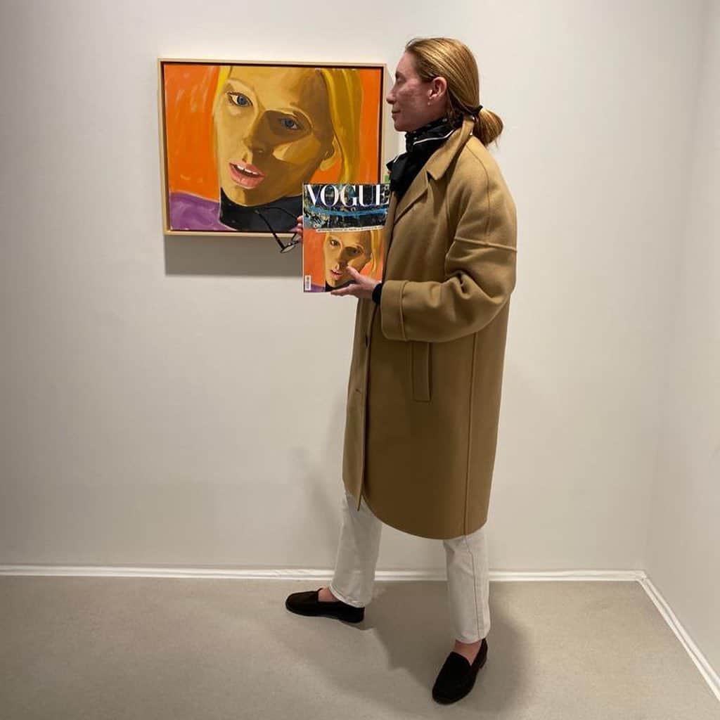 Vogue Italiaさんのインスタグラム写真 - (Vogue ItaliaInstagram)「Last days to get your copy of Vogue Italia's January 2020 Special Issue on newsstands but you have time until the end of February to visit the @David_Salle exhibition at the @ThaddaeusRopac Gallery in Paris. Here our Creative Director @FerdinandoVerderi with the stylist of the story @TonneGood and our Fashion Market Director @FranRagazzi in front of the paintings that we commissioned for our January Issue which are part of the David Salle's exhibition. #DavidSalle  #SelfIroningPants #ThaddaeusRopac Full credits of the editorial:  Model @LiliSumner  Editor in Chief @efarneti  Creative director @ferdinandoverderi  Casting directors @pg_dmcasting @samuel_ellis @ DM Fashion Studio」1月30日 23時30分 - vogueitalia