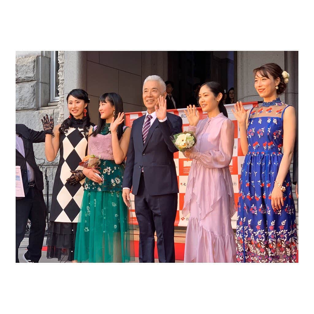 宇田恵菜さんのインスタグラム写真 - (宇田恵菜Instagram)「Ehime International Film Festival.x 第一回愛媛国際映画祭、２月２日まで愛媛各地で開催しています。  愛媛国際映画祭は 愛媛県が主体となって、愛媛の芸術をより高め発展させるためにやっています。 昨年のプレイベントでは県知事ともお話させていただき、また県庁職員の方から暖かいお見送りもあって、本当に素敵な場をありがとうございました！ て感じでした！ 私は今年参加できなかったけど、伊丹十三さんの故郷の愛媛、夏目漱石が愛した愛媛、そしてまだまだたくさんの自然が残り、映画を作るロケーションとしても素晴らしい県だと思う。 これからもたくさんの作品に携わり、愛媛の芸術にも携わりたい。 愛媛の方、是非この機会に映画祭行ってみてください！ 私はこのプレイベントで愛媛の人からたくさん応援されてる！よーし頑張るぞ！てたくさんパワーもらいました！！！！ 私は、遠いメキシコで愛媛をたくさん知ってもらえるよう、本日もがんばります！ @nankaihoso_rnb  #casting  #actress  #キャスティング #女優 #役者  #filmingcrew #filming #撮影中 #撮影クルー #日露合作 #バルトの庭 #クランクイン #愛媛出身 #明治時代 #愛媛県松山市 #actresslife #舞台挨拶 #レッドカーペット #愛媛国際映画祭 #セントラル #県知事 #宇田恵菜 #ソローキンの見た桜」1月30日 23時41分 - ena2727