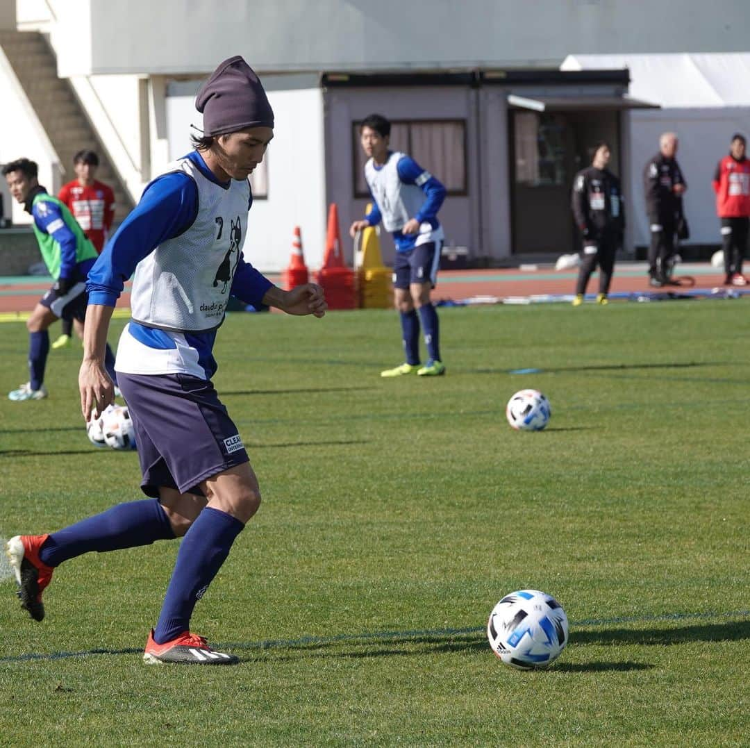 横浜FCさんのインスタグラム写真 - (横浜FCInstagram)「- 宮崎キャンプ3日目。 午前中は引き続きハードなトレーニング！午後はOFFでした。 - #YOKOHAMAFC #横浜FC #HAMABLUE #HAMAPRIDE #jleague #日南 #日南キャンプ」1月30日 23時57分 - yokohamafc_official