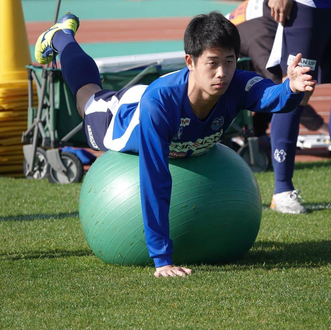 横浜FCさんのインスタグラム写真 - (横浜FCInstagram)「- 宮崎キャンプ3日目。 午前中は引き続きハードなトレーニング！午後はOFFでした。 - #YOKOHAMAFC #横浜FC #HAMABLUE #HAMAPRIDE #jleague #日南 #日南キャンプ」1月30日 23時57分 - yokohamafc_official