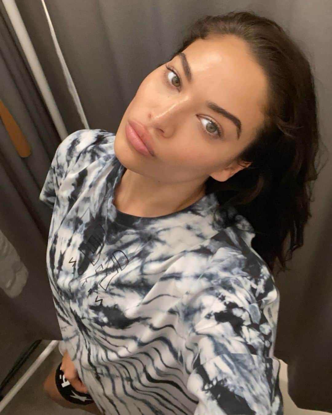 シャニーナ・シャイクのインスタグラム：「Had a fun day on set with the @hm family! xx」
