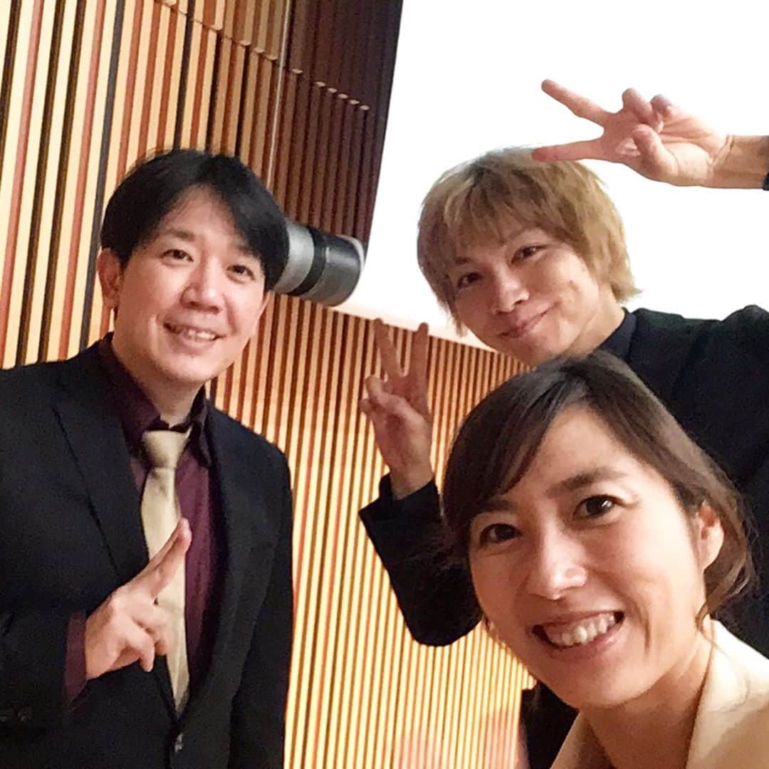宮崎文子さんのインスタグラム写真 - (宮崎文子Instagram)「🍀coordinate🍀  #女子アナ47 のお仕事！ 先日クイズ大会の司会を担当しました。  クイズ作家　日高大介さんのアシスタントという役割でしたが、もうクイズ番組さながらの演出に大感激😂 日高さんは話のキレが抜群だし 演出担当の回さんは、クイズ愛に溢れてて(さらに顔立ちもキレイでモデルさんかと思った💦) 慶応のクイズ研究会の子達はスマートで楽しい現場でした！  衣装は少し甘めのスモーキーピンクのドレス👗✖白ジャケットで華やかさをプラス✨ レースがさりげなく入っていて甘すぎない(背中は編み上げなのでラインがきれいにでます)ところがツボ✨  オータムカラーでもスモーキーなら着られると発見👀  2020はバラエティーにも挑戦したいですね  Dorress→DORRYDOLL Boots→Poolside  #衣装  #女子アナコーデ  #女子アナ47  #女子アナ47dorrydoll #甘めコーデ  #白ジャケット  #ootd  #フリーアナウンサー  #dorrydoll  #パーソナルカラー #オータム #スモーキーピンク #大人女子」1月31日 0時11分 - fumiko.miyazaki29