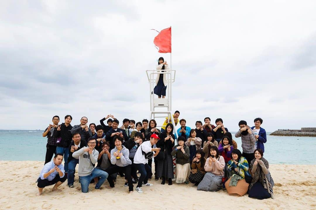 寺嶋由芙さんのインスタグラム写真 - (寺嶋由芙Instagram)「＼ここをキャンプ地とする／ ・ この写真見るたび、ゆふぃすと大好きだー！！！ってなる！ここに写ってるみんなも写ってないみんなも、いつも本当にありがとうー！ずっと楽しく一緒にいられるように、まだまだ頑張りますのでね！よろしくね！ ・ #ハイサイ寺嶋　#ゆっふぃーバス　#ファンクラブツアー　#沖縄　#トロピカルビーチ　#ゆふぃすと　#また行こうね　#japaneseidol #idol #okinawa #クチコミツアー　#いい写真」1月31日 0時16分 - yufu_terashima